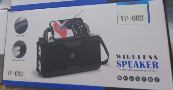 Parlante Inalambrico con cargador solar YP-002